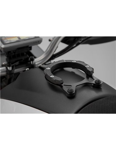 Anillo de depósito EVO Negro. Moto Guzzi V85 TT (19-).