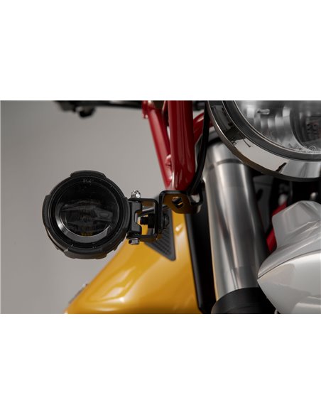 EVO Kit de Luces anti niebla Negro. Moto Guzzi V85 TT (19-).
